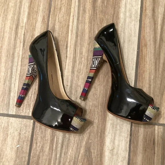 Gently used. Chinese Laundry Pumps - Picture 2 of 8